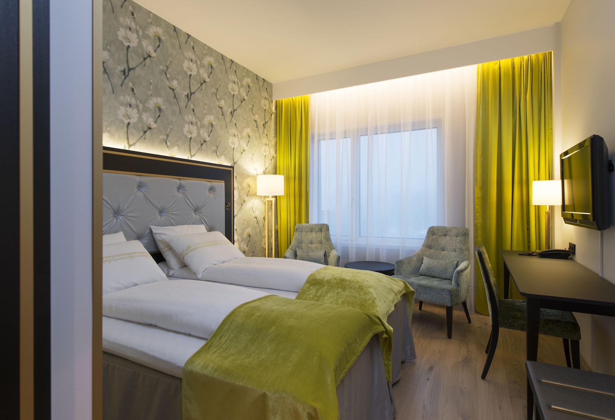 Thon Hotel Opera Осло Экстерьер фото